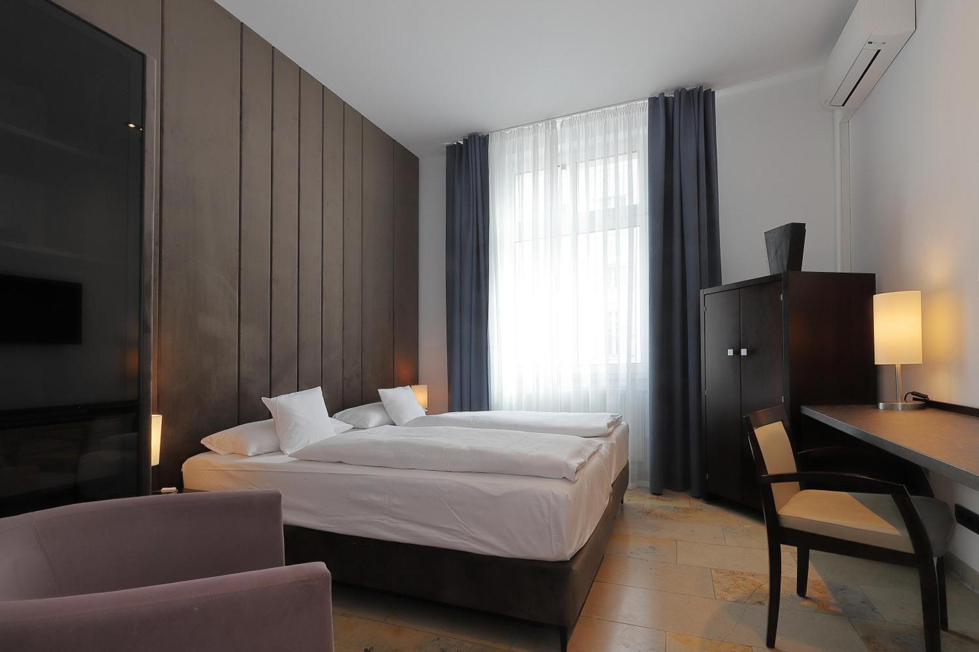 Devin Art Hotel Düsseldorf Exterior foto